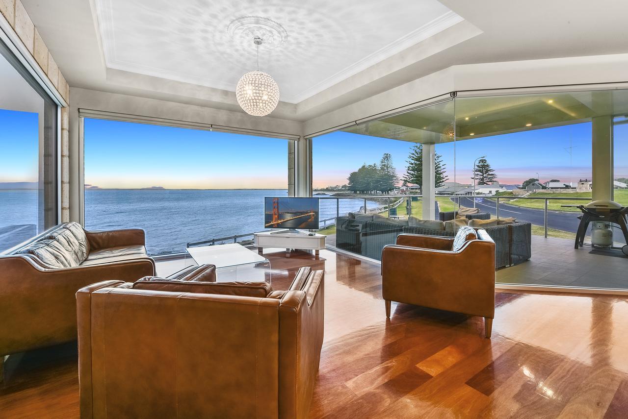Aloha Waterfront Properties Robe Exterior foto